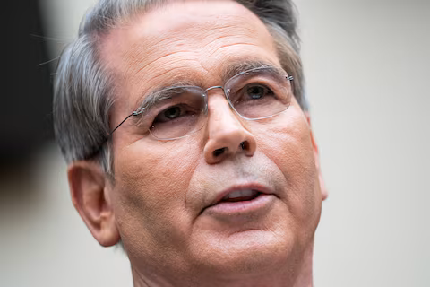 U.S. Treasury Chief Dismisses Moody’s Downgrade Amid Trump Tax Cut Debate