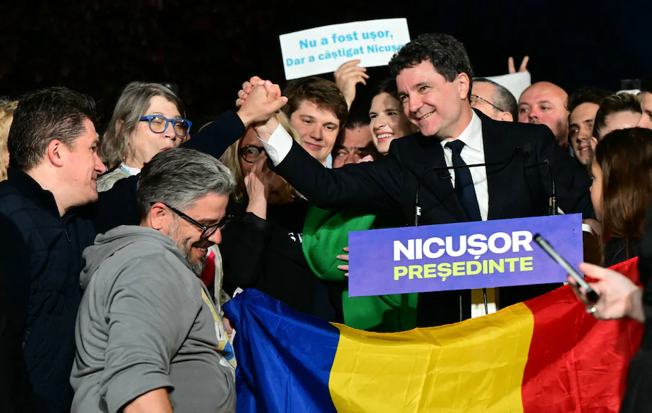Romania’s Runoff Election Pits Progressive Mayor Against Far-Right Nationalist