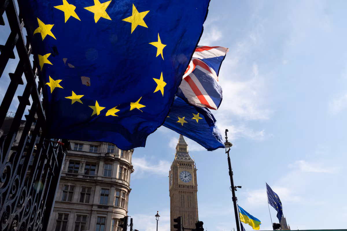 EU and UK Reach Tentative Agreement Ahead of Summit, Officials Say