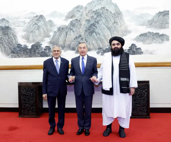 Pakistan, Afghanistan Move Toward Restoring Ties After Months of Strained Relations