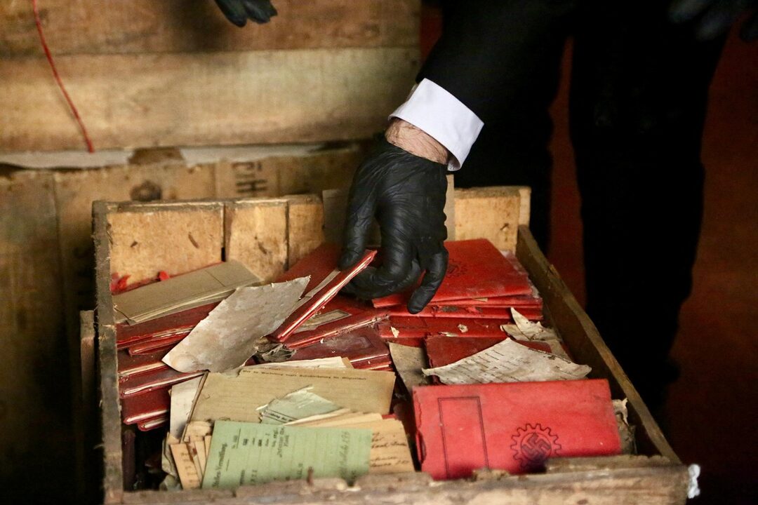 "Argentina's Supreme Court Uncovers 83 Boxes of Nazi Materials in Basement"