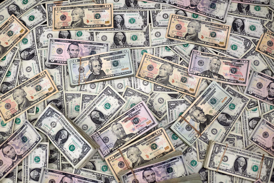 Dollar Gains Versus Yen, Swiss Franc on US-China Trade Optimism; Kiwi Climbs
