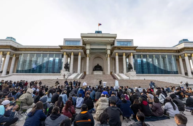 Young Mongolians Demand Prime Minister’s Resignation Amid Corruption Allegations
