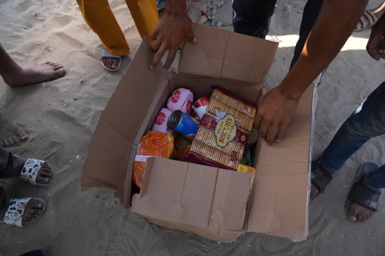 ‘Heartbreaking Chaos’ in Gaza as Starving Palestinians Desperately Seek US-Israeli Aid