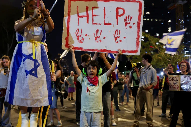 Israeli Protesters in Tel Aviv Demand End to Gaza War and Release of Captives