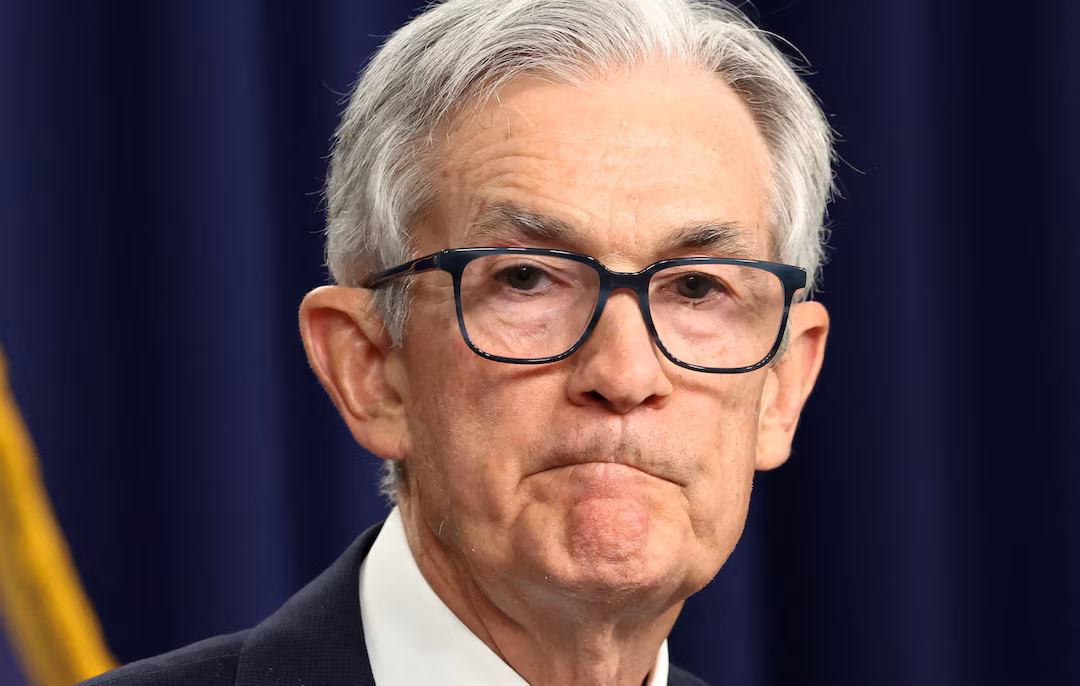 Powell's Lean to Job Market Under Microscope as Fed Revisits Strategy
