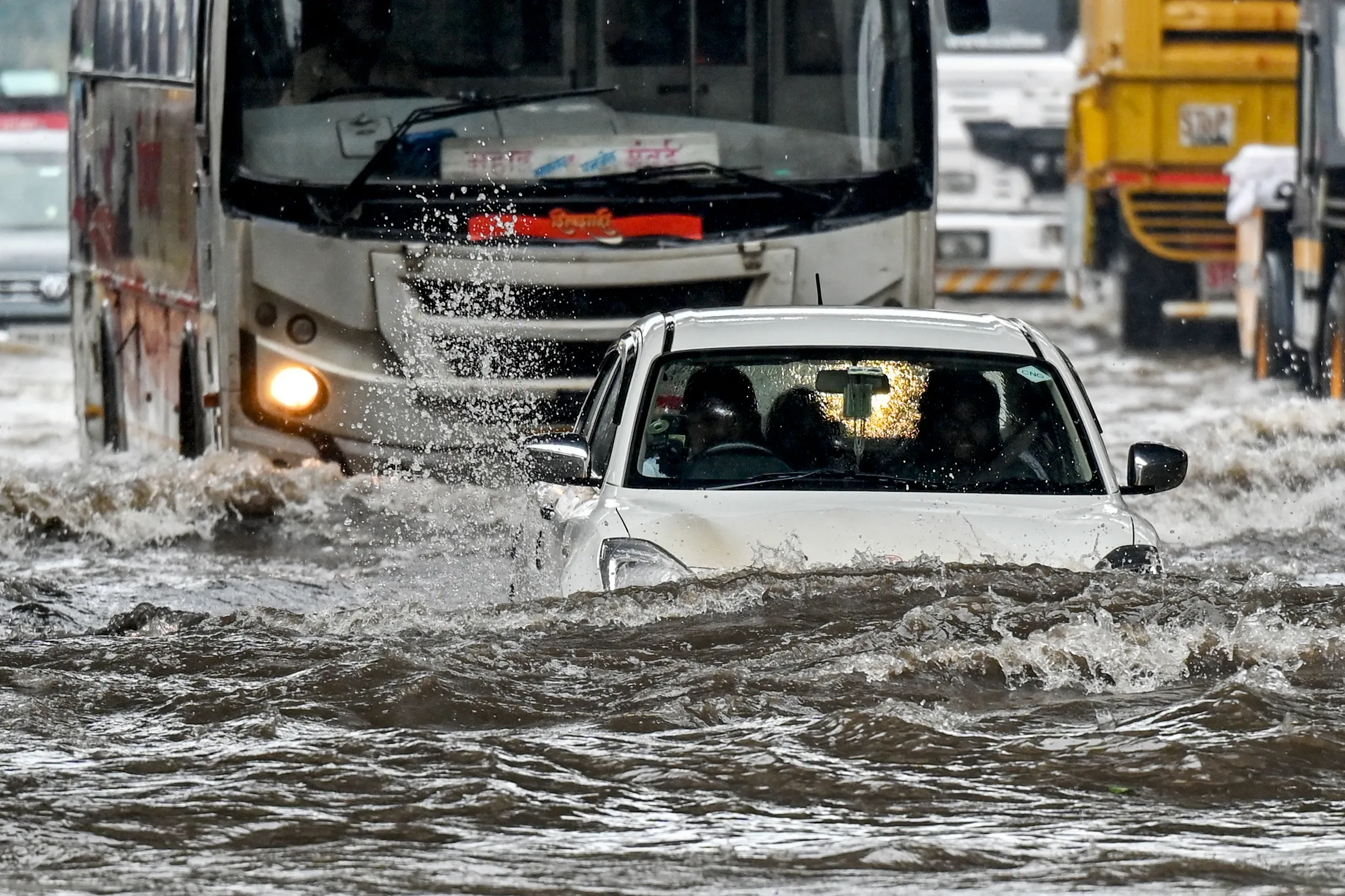Heavy Rains Hit Mumbai as India Experiences Earliest Monsoon in Years