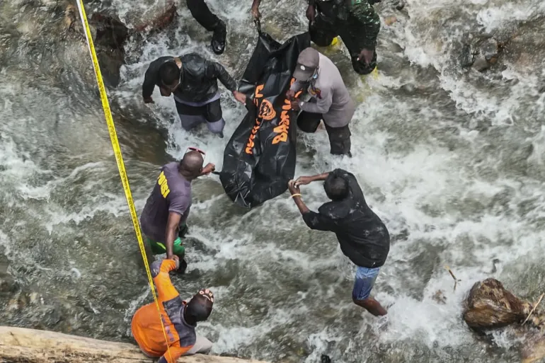 Torrential Rains Halt Search for Survivors After Deadly Landslide at Indonesian Gold Mine