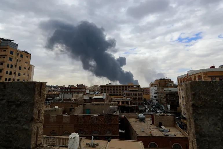 Israel Strikes Yemen's Hodeidah, Targeting Houthi-Controlled Port Areas