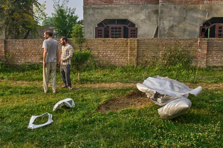 "Information War: Competing Narratives Fuel India-Pakistan Tensions Amid Escalating Conflict"