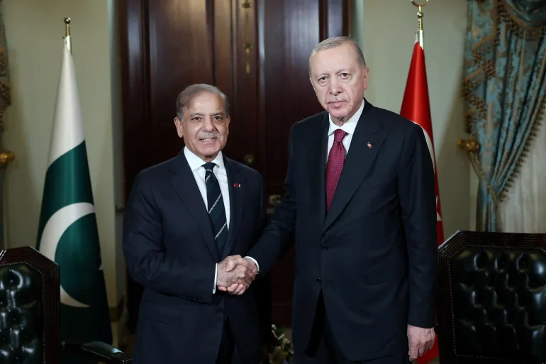 Türkiye’s Erdogan Meets Pakistan PM Sharif in Istanbul Weeks After India Border Clash