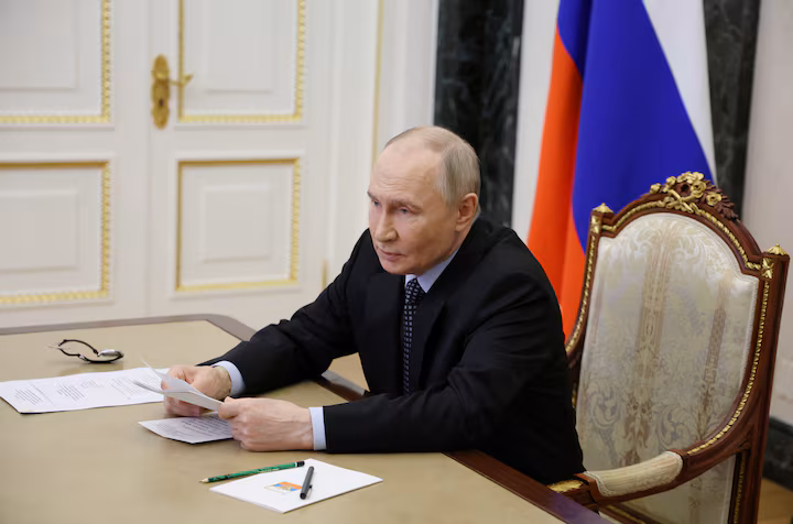 Putin Vows to Boost Russian Arms Exports Amid Global Tensions and War Economy Push