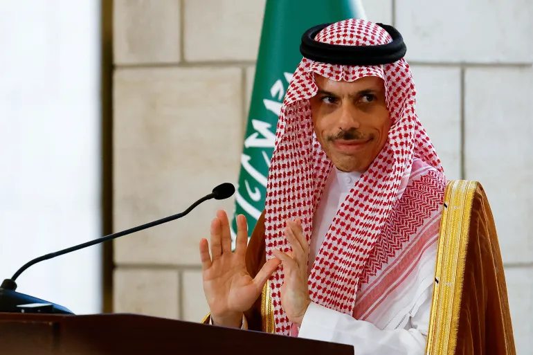 Saudi Arabia and Qatar to Jointly Fund Syrian State Salaries in Renewed Regional Engagement