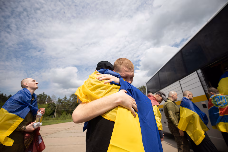 Russia and Ukraine Conduct Prisoner Exchange Focused on Young Soldiers