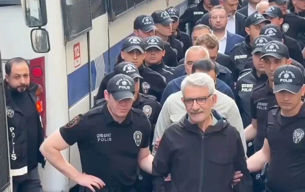 Former MP and Five Mayors Among 22 Arrested in Turkish Opposition Corruption Probe